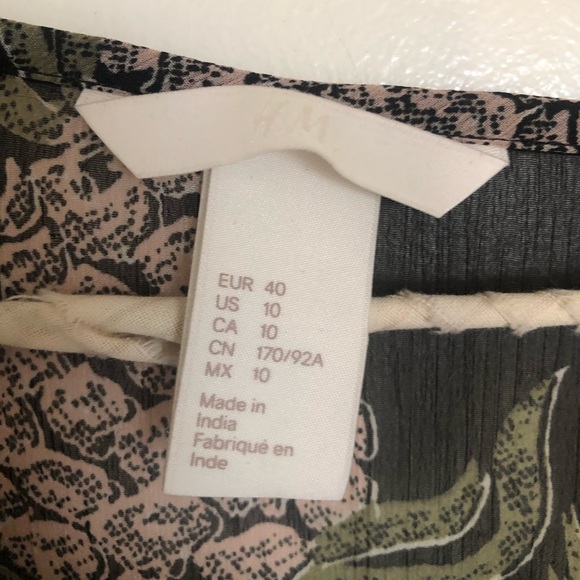 H&M pineapple blouse - Picture 5 of 5